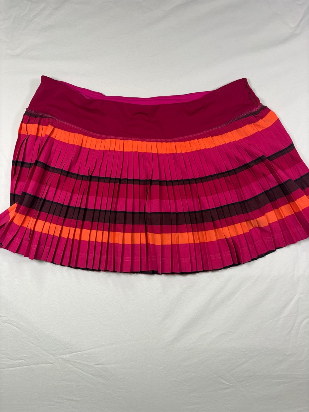 lululemon athletica Pleated Mini Skirt in Fuchsia, Orange and Black